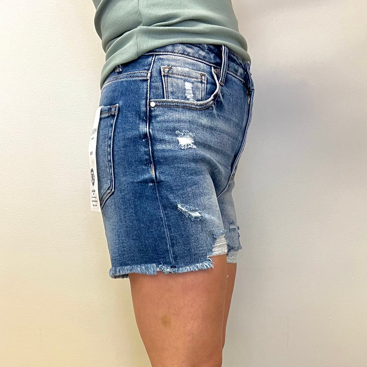LUCY-HIGH RISE DISTRESSED SHORTS