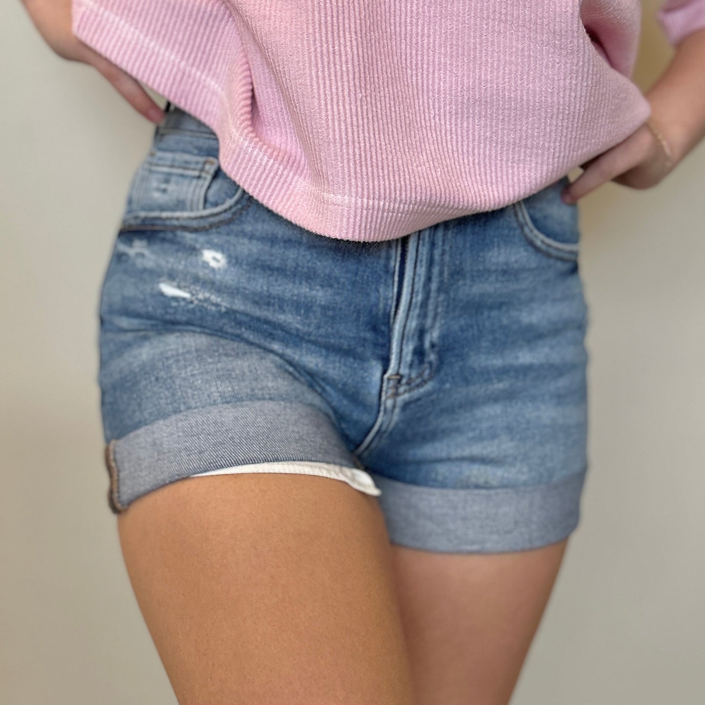 Ella Risen Shorts – Dark Wash