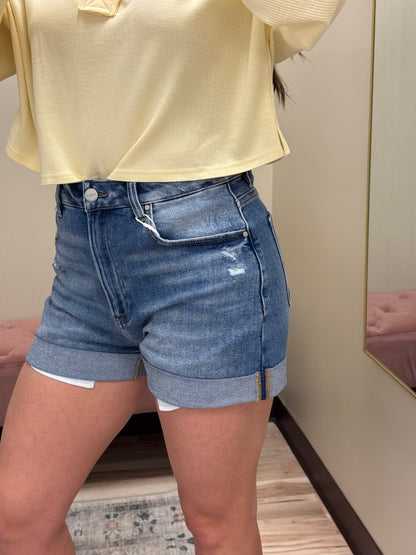 Ella Risen Shorts – Dark Wash