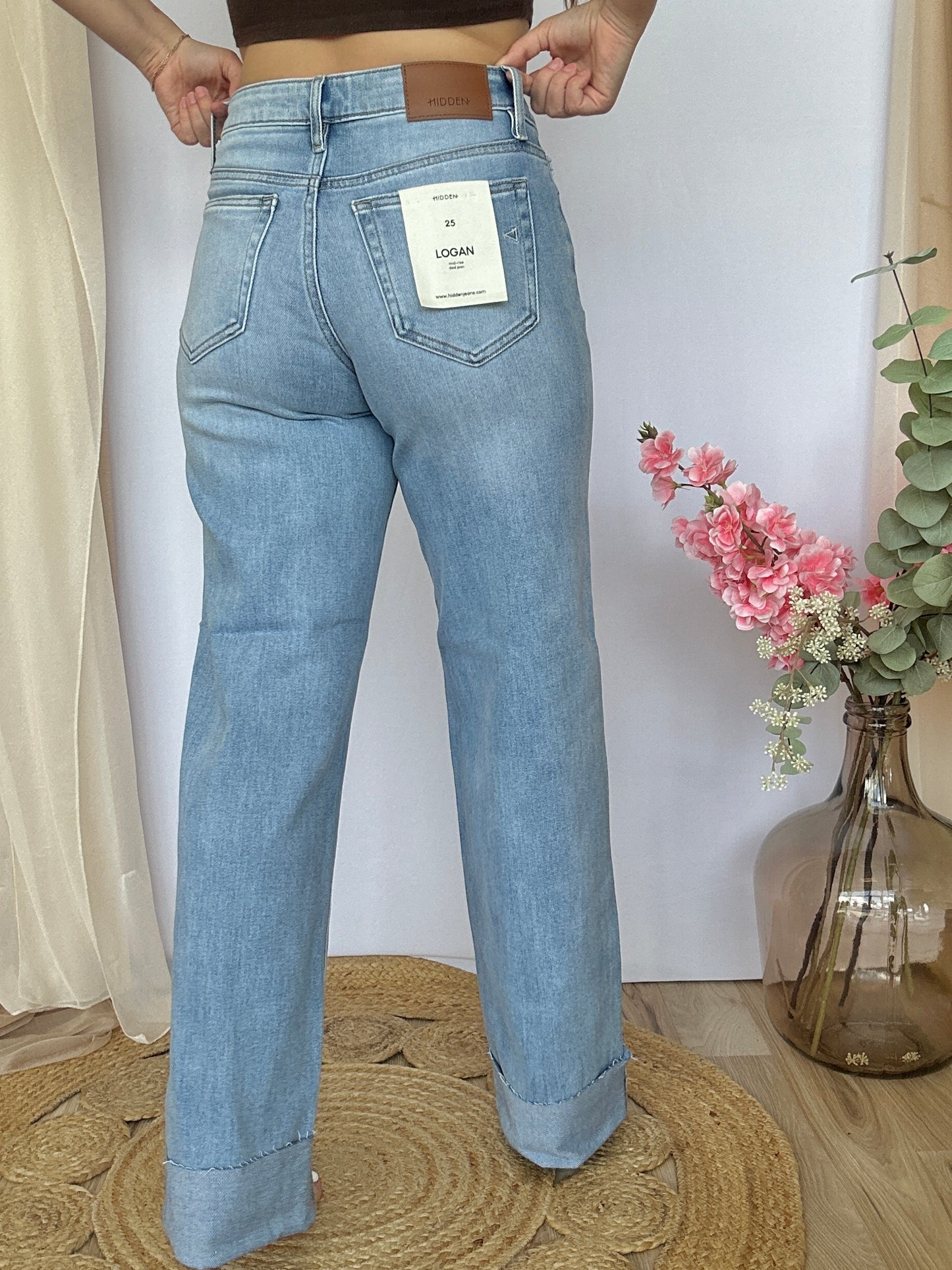 Mid Rise LOGAN Dad Jeans