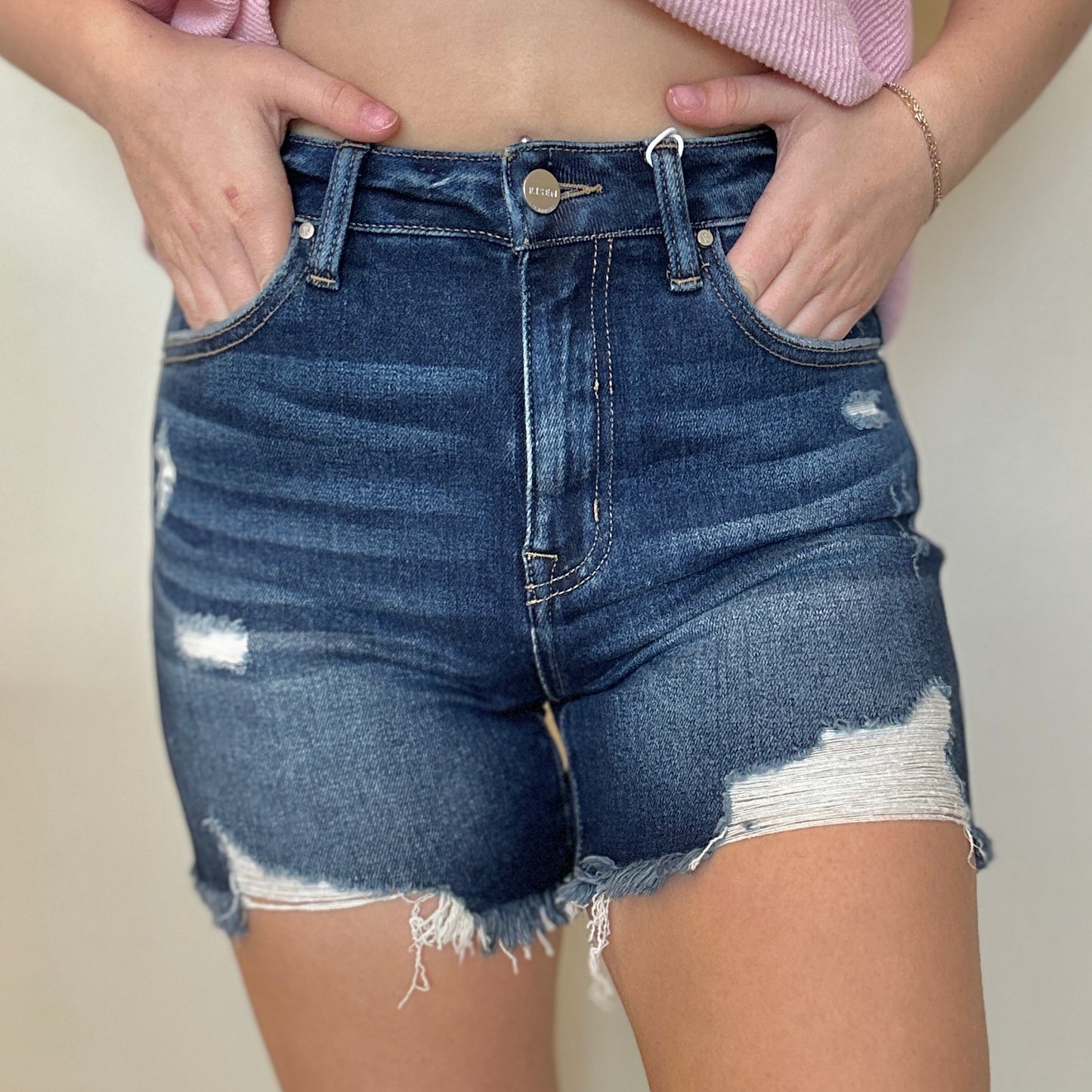 Dakota Risen Shorts – Dark Wash