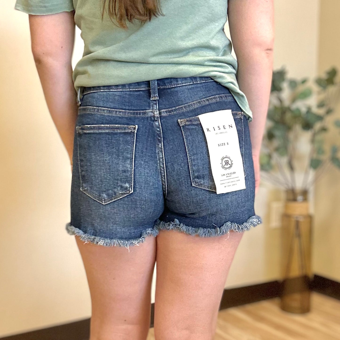 Ruby Risen Shorts - Dark Wash