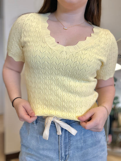 Fine Edge Scallop V-Neck Top