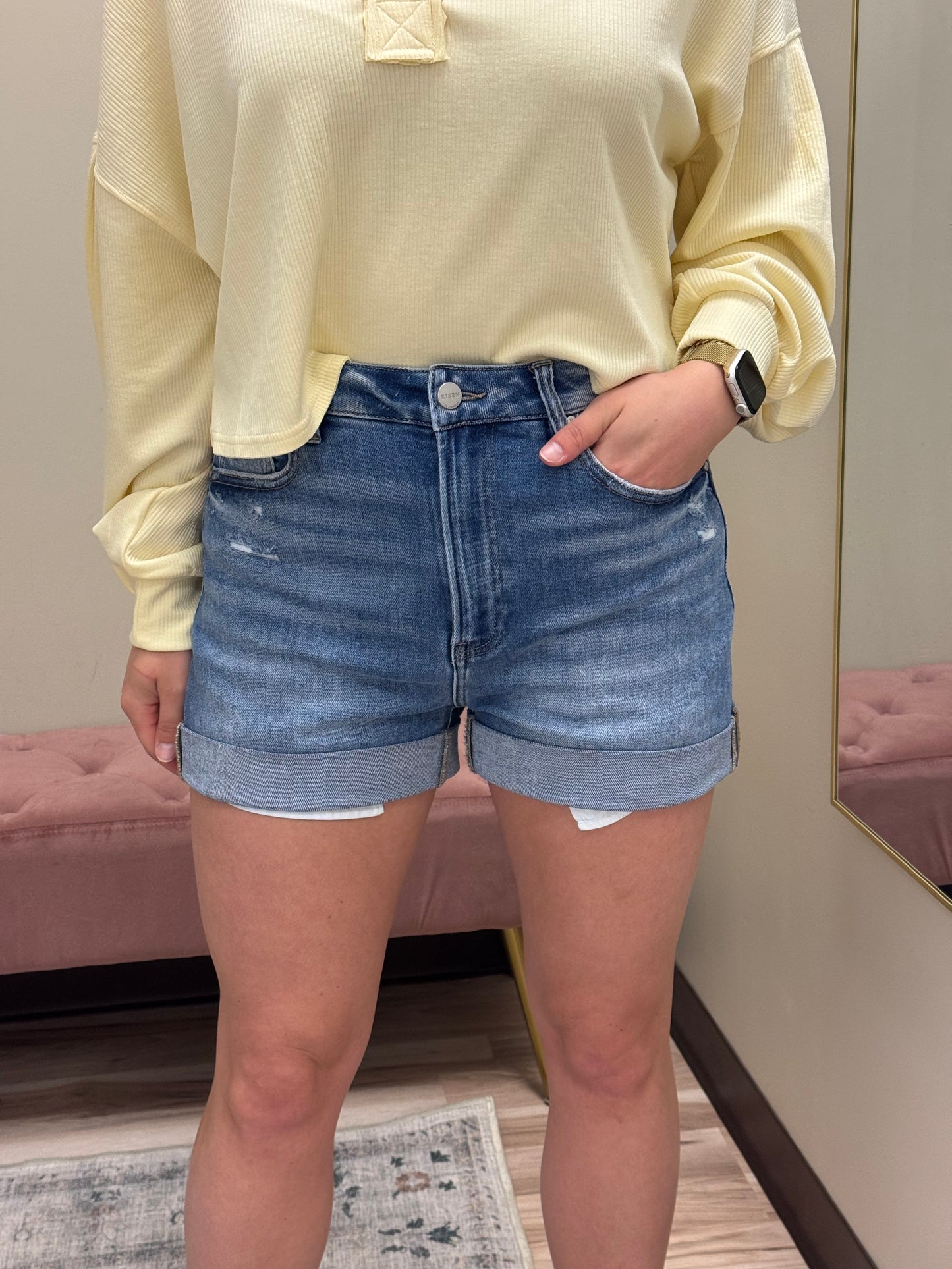 Ella Risen Shorts – Dark Wash