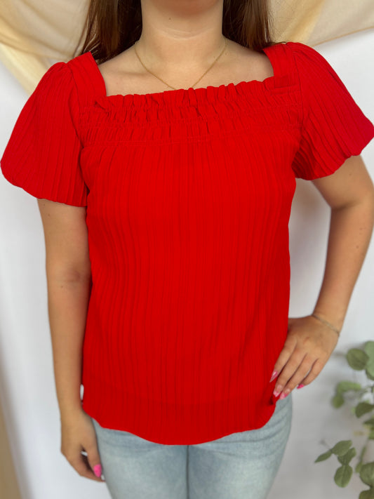 WOVEN CRINKLE TOP IN CHERRY RED