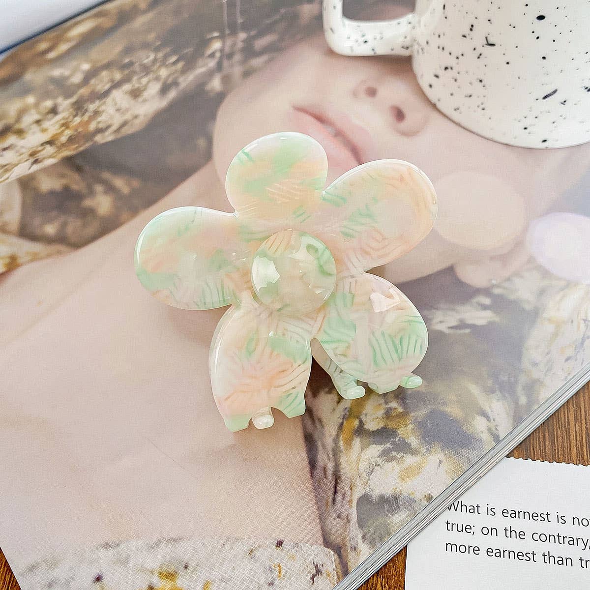 FLOWERS TORTOISE SHELL HAIR CLAW CLIPS